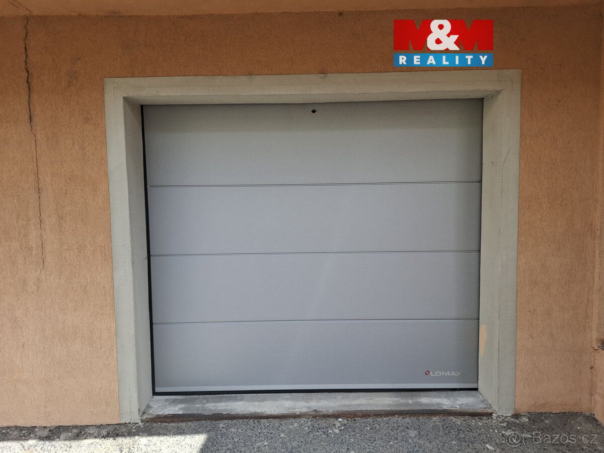 Nabízíme k prodeji řadovou garáž o užitné ploše 20 m² v kata