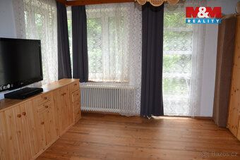 Rodinný dům Hronov v části obce Velký Dřevíč v Lískách. Dům 