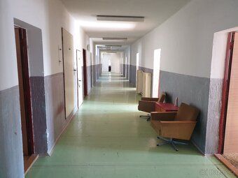 Nabízím k prodeji areál stojící na krásném slunném místě upr