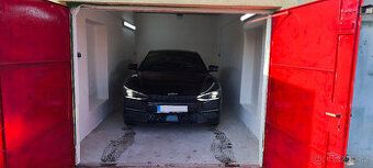 Nabízím garáž 20 m² k celoročnímu pronájmu na ulici Pavlovov