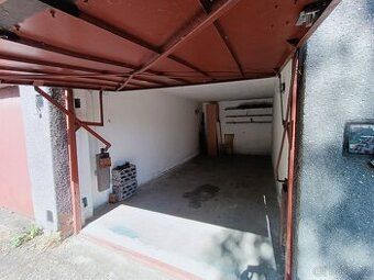 Nabízím garáž 20 m² k celoročnímu pronájmu na ulici Pavlovov