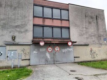 Nabízím garáž 20 m² k celoročnímu pronájmu na ulici Pavlovov