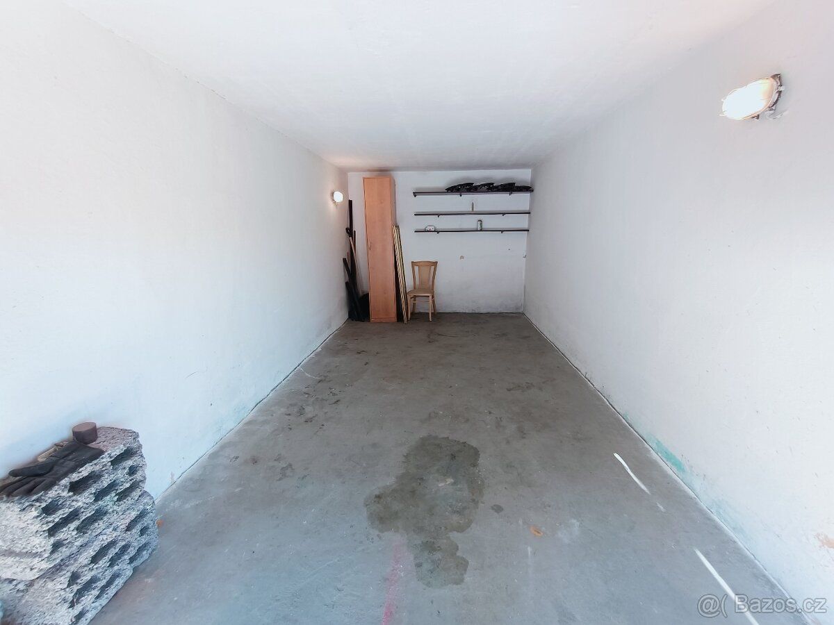 Nabízím garáž 20 m² k celoročnímu pronájmu na ulici Pavlovov