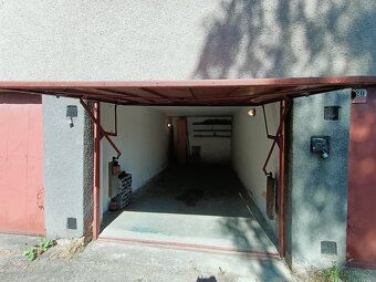 Nabízím garáž 20 m² k celoročnímu pronájmu na ulici Pavlovov
