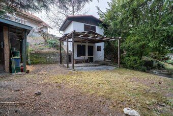 Nabízím k prodeji patrovou zděnou chatu o užitné ploše 20 m²