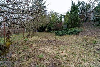 Nabízím k prodeji patrovou zděnou chatu o užitné ploše 20 m²