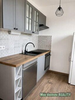Nabízíme k pronájmu byt 2+1 se šatnou o celkové ploše 60 m²,