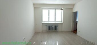 Nabízíme k pronájmu světlý byt 2+1 o podlahové ploše 49 m², 