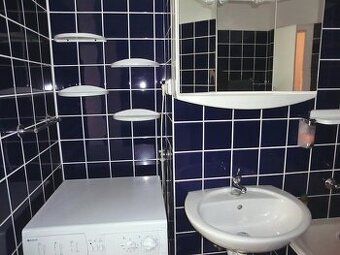 K pronájmu nabízíme slunný byt 1+1 v klidné části města na u