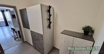 # Pronájem bytu 1+kk s lodžií a sklepem, 38 m and sup2; Prah