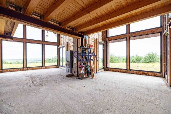 Na prodej nabízíme výjimečný srubový dům z kvalitního modřín