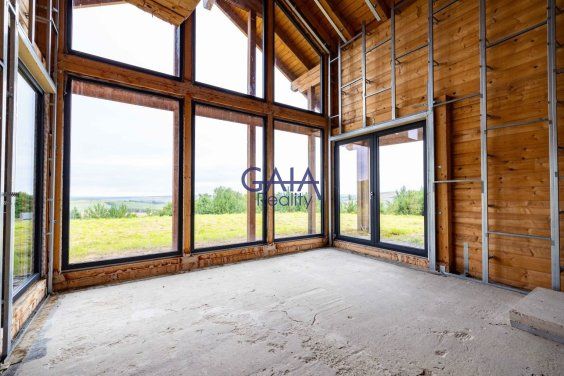 Na prodej nabízíme výjimečný srubový dům z kvalitního modřín