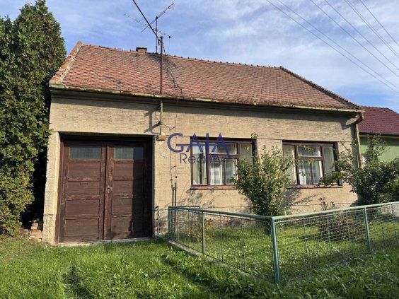 Ve výhradním zastoupení majitele nabízíme k prodeji přízemní