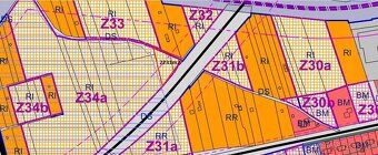 Slunný stavební pozemek 2 231 m² s možností výstavby domu 4+