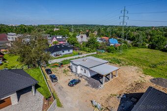 Moderní novostavba 4+kk s krbem a obří zahradou, Havířov (Pr