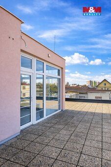 Nabízíme k pronájmu komerční prostor o velikosti 57 m² v atr
