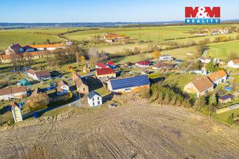 Nabízíme k prodeji stavební pozemek o rozloze 1 242 m² v mal
