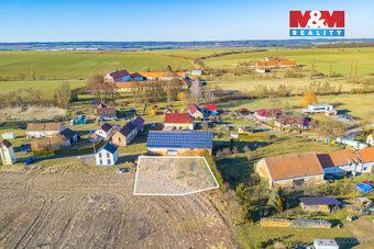 Nabízíme k prodeji stavební pozemek o rozloze 1 242 m² v mal