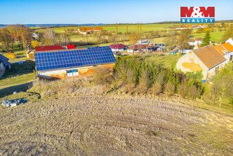 Nabízíme k prodeji stavební pozemek o rozloze 1 242 m² v mal