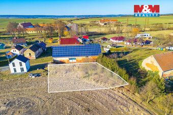 Nabízíme k prodeji stavební pozemek o rozloze 1 242 m² v mal