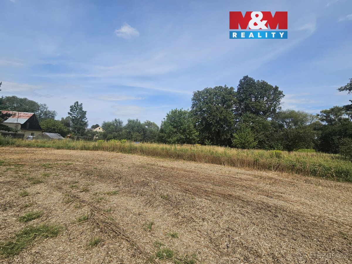 Nabízíme k prodeji rozsáhlý pozemek o výměře 2362 m², nacház