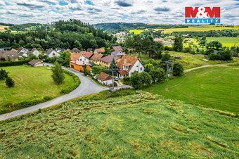 Nabízíme k prodeji stavební pozemek o ideálních 1000 m² v ma