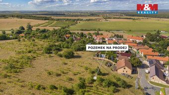 Nabízíme k prodeji pozemek k bydlení o rozloze 1974 m² v obc
