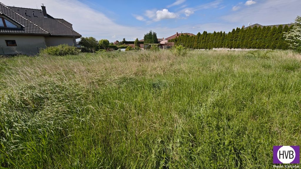 Nabízíme k prodeji stavební pozemek o rozloze 911 m² v obci 