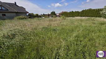 Nabízíme k prodeji stavební pozemek o rozloze 911 m² v obci 