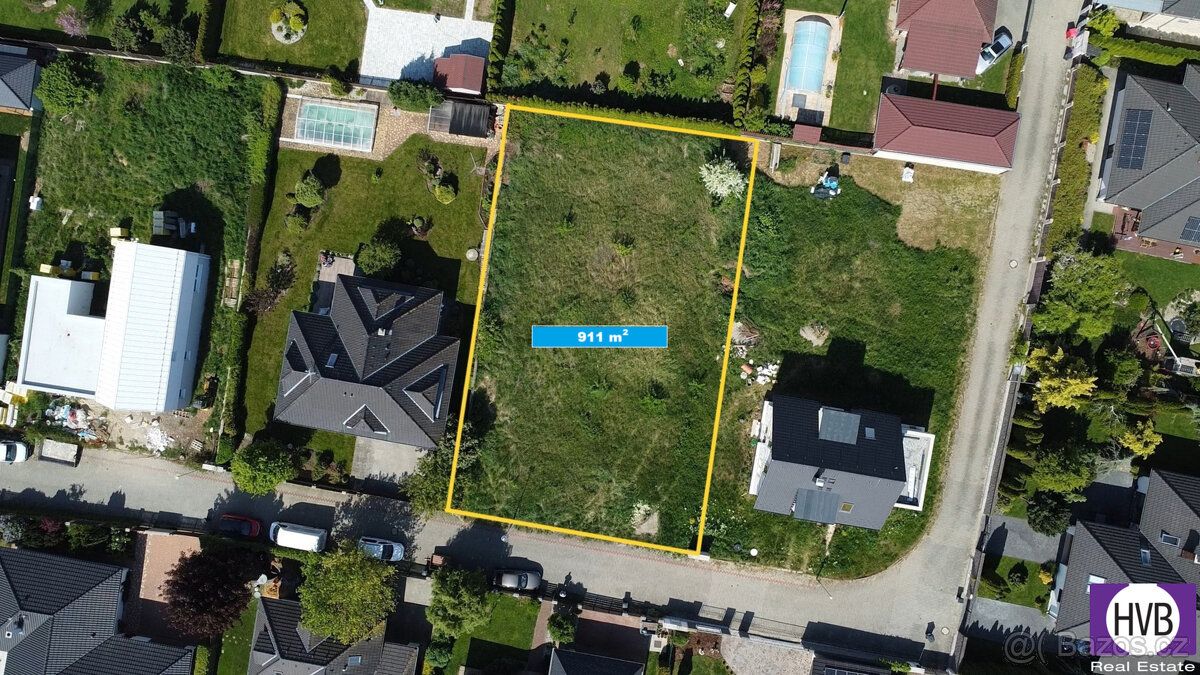 Nabízíme k prodeji stavební pozemek o rozloze 911 m² v obci 