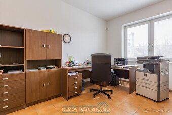 K prodeji nabízíme komerční areál o celkové výměře 5.706 m2.