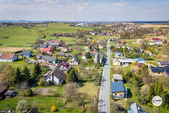 Nabízíme zasíťovaný, stavební pozemek o výměře 1.930 m2 v ob