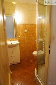 Pronájem moderního nízkonákladového bytu 1KK + balkon do vni