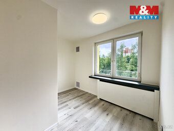 Nabízíme k dlouhodobému pronájmu byt s dispozicí 2+kk ve vel