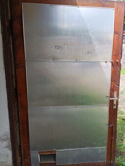 Prodám zděnou řadovou garáž 21m2 na vlastním pozemku. Na Skř
