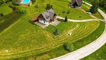 Nabízíme stylovou poloroubenou chalupu / rodinný dům ve Stup