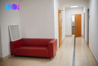 Nabízíme k pronájmu dvoupodlažní kancelářské prostory 6.06 a