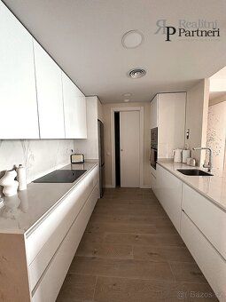 Rádi Vám představujeme tento exkluzivní apartmán o dispozici