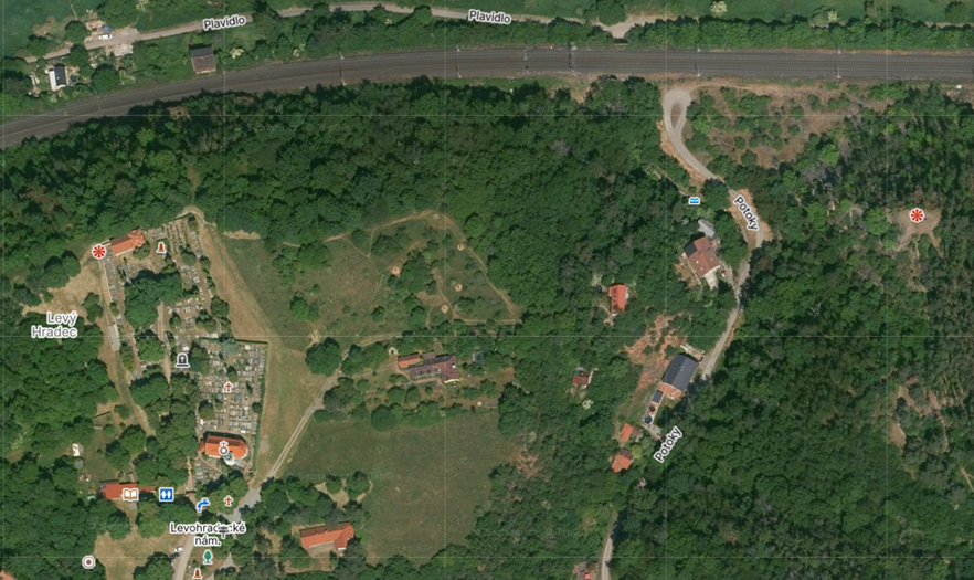 Prodej stavebního pozemku v klidné lokalitě, v zeleni, v Roz