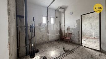 Nabízíme k prodeji panelový, družstevní byt o vnitřní dispoz