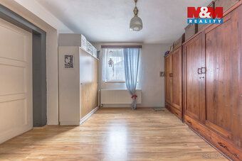 Exkluzivně nabízíme k prodeji rodinný dům o dispozici 5+1 a 