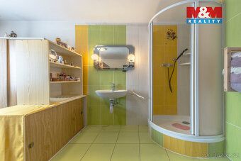 Exkluzivně nabízíme k prodeji rodinný dům o dispozici 5+1 a 