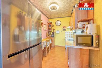 Prodej bytu 3kk o užitné ploše 65 m² v 8. patře panelového d