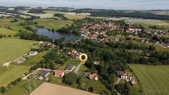 Nabízíme k prodeji stavební pozemek o rozloze 903 m² v klidn