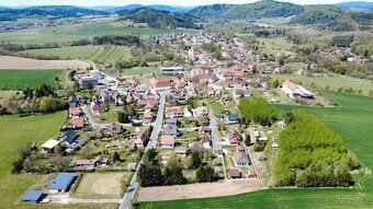 K prodeji nabízím stavební pozemek o výměře 640 m² v obci Ži