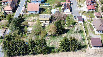 K prodeji nabízím stavební pozemek o výměře 640 m² v obci Ži