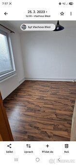 Byt se nachází v bytovem domě na sídlišti a je částečně zrek