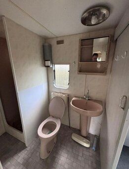 Prodám velice zachovalý a čistý mobilheim o rozměru 10 x 3 m