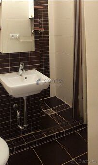 Nabízíme pronájem nezařízeného a tichého bytu 2+kk, 43m², ve