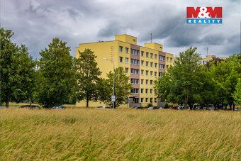 Nabízíme k prodeji světlý a příjemný byt 2+kk v klidné části